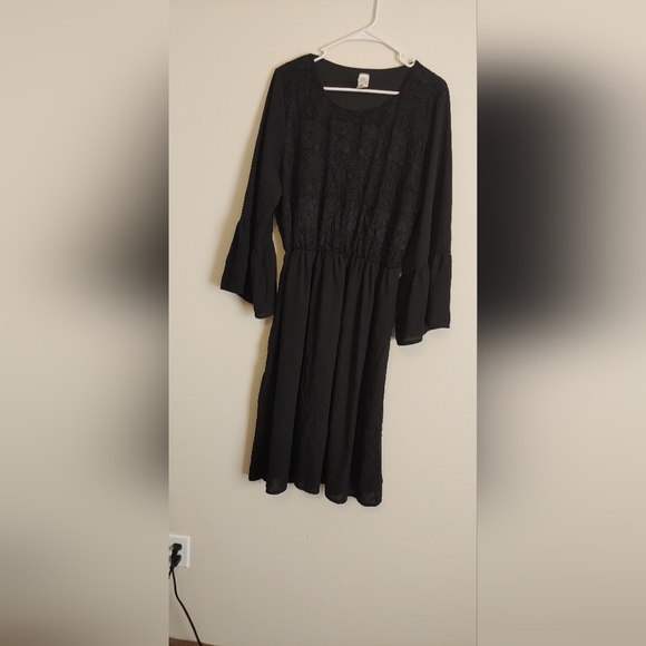 Plus size dress - Picture 2 of 2